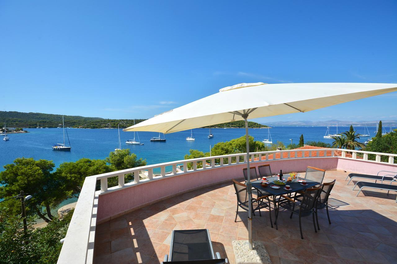 Villa Paris Necujam Exterior photo