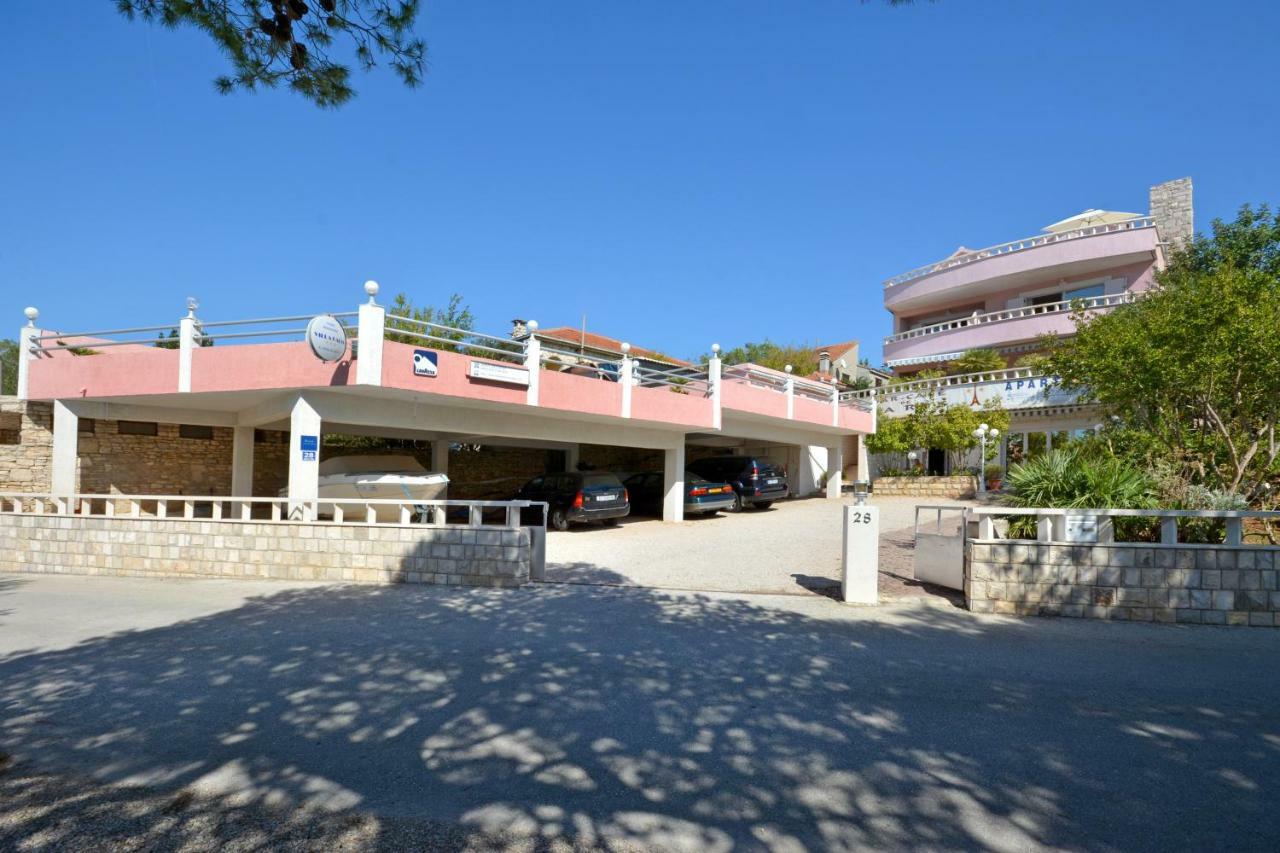 Villa Paris Necujam Exterior photo