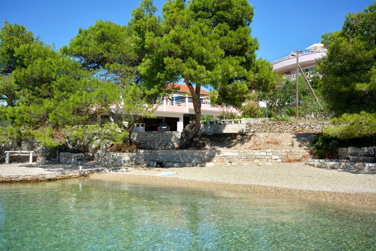 Villa Paris Necujam Exterior photo